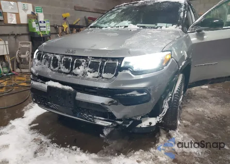 2022 Jeep Compass Limited 4X4 из США, поврежденный, VIN 3C4NJDCB6NT113162